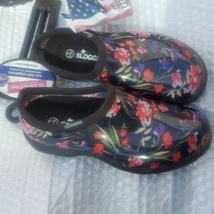 COPY - SLOGGERS Size 6 Garden Clogs Slip-On black pink Red floral Rainwear
